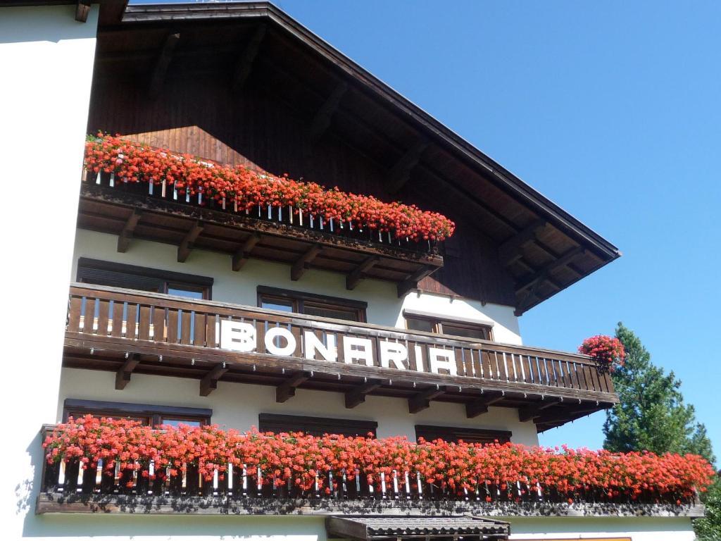 Garni Bonaria Aparthotel Корвара ин Бадия Екстериор снимка