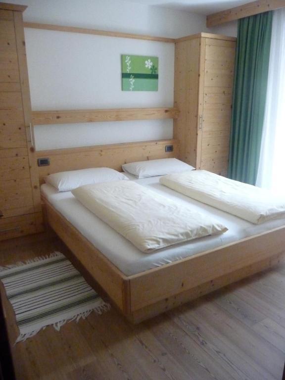 Garni Bonaria Aparthotel Корвара ин Бадия Екстериор снимка