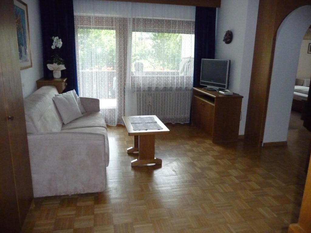 Garni Bonaria Aparthotel Корвара ин Бадия Екстериор снимка