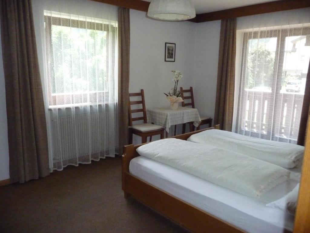 Garni Bonaria Aparthotel Корвара ин Бадия Екстериор снимка