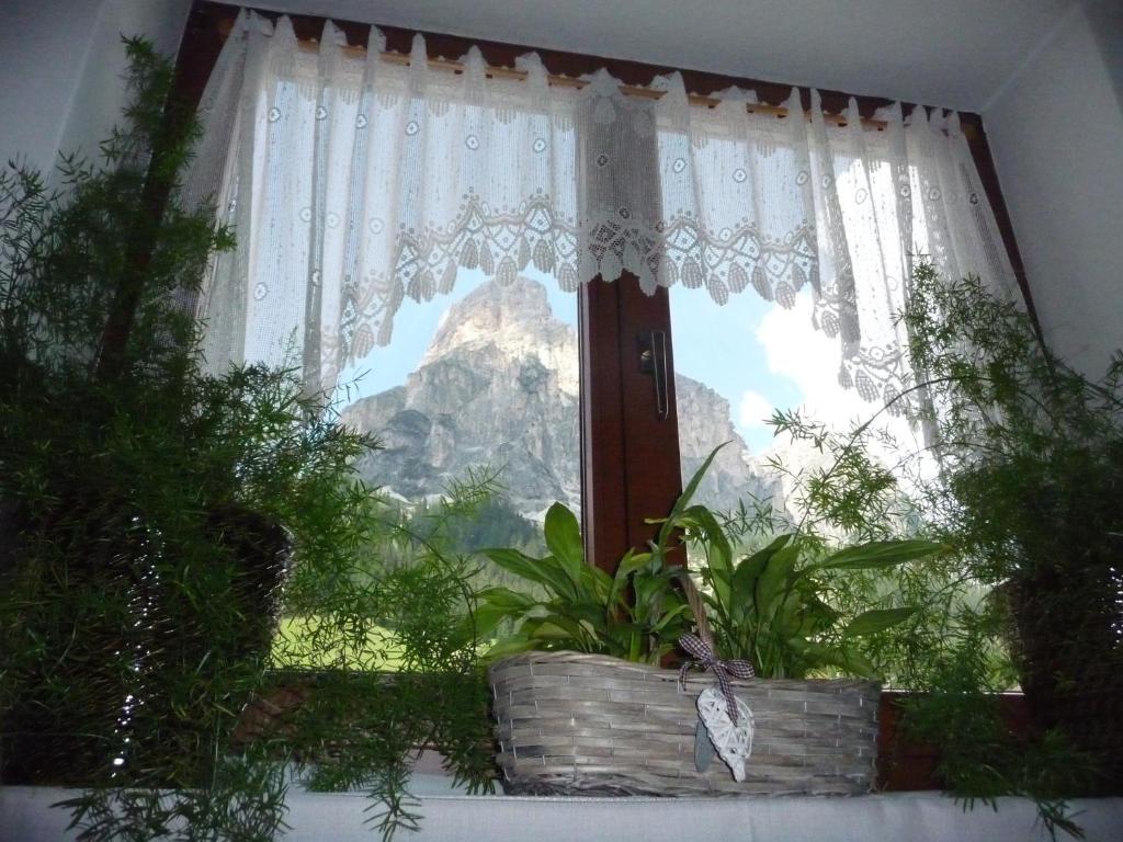 Garni Bonaria Aparthotel Корвара ин Бадия Екстериор снимка