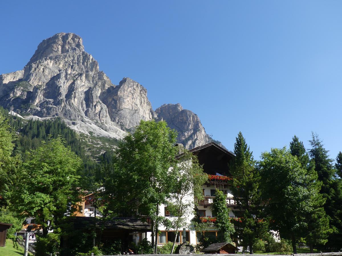 Garni Bonaria Aparthotel Корвара ин Бадия Екстериор снимка